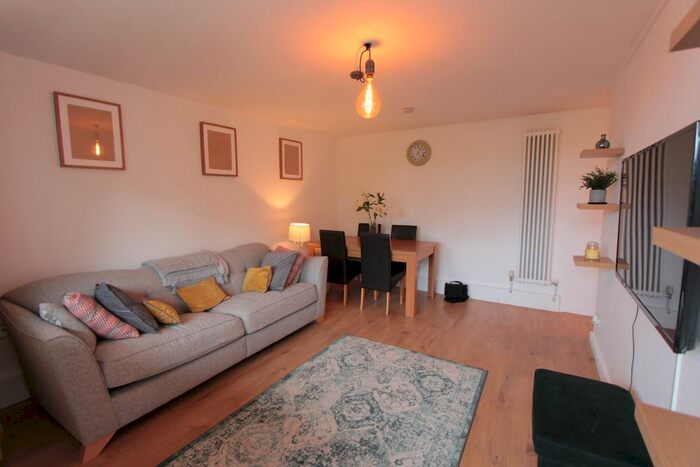 1 Bedroom Flat To Rent In Edgecot Grove, Tottenham, London, N15