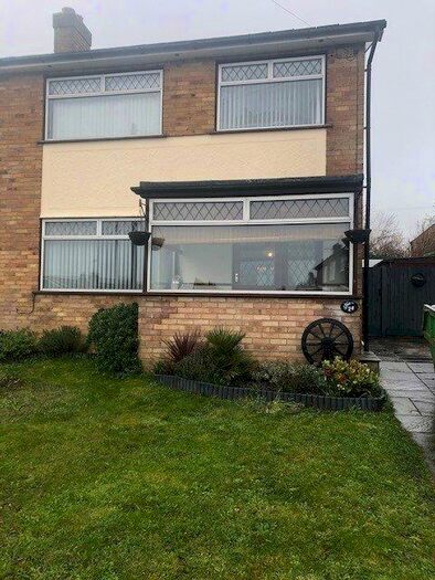 3 Bedroom Semi-Detached House To Rent In Fallowfields Close, CO12