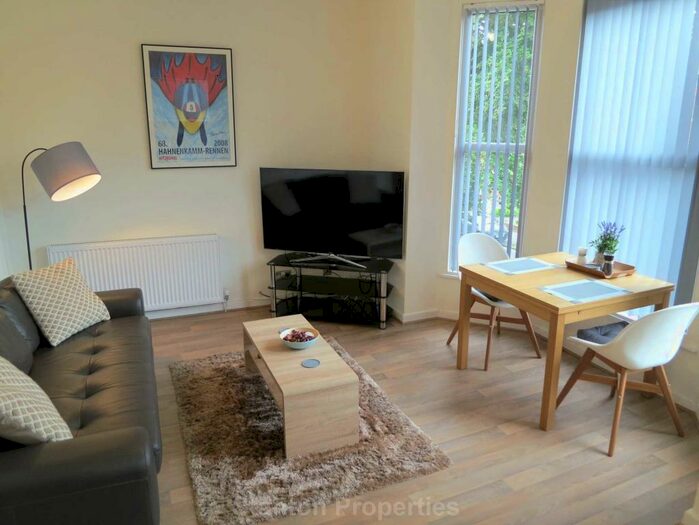 1 Bedroom Apartment To Rent In Clyde Road, West Didsbury, M20