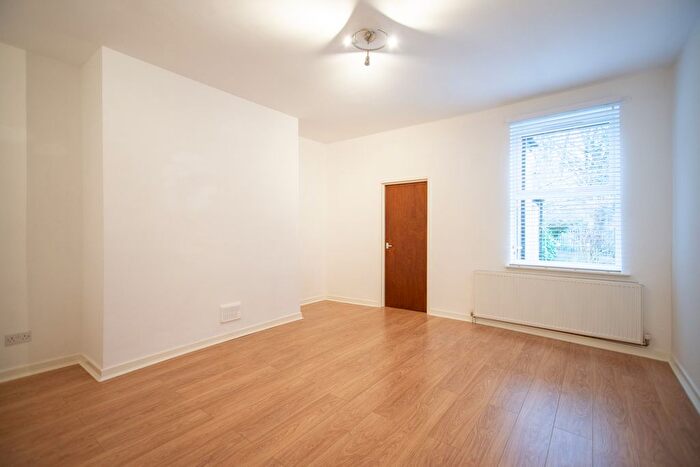 1 Bedroom Flat To Rent In Westbourne Avenue, Princes Avenue, Hull, HU5