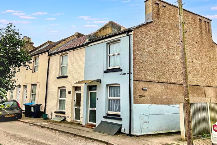 2 Bedroom End Of Terrace House For Sale In Edgar Road, Dover, CT17