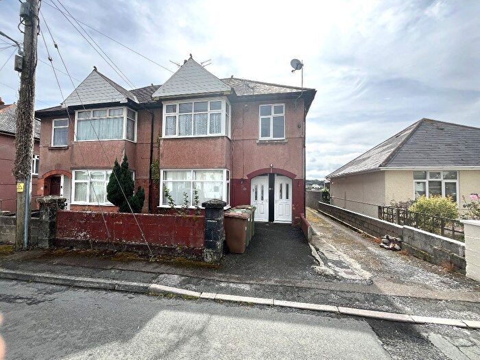 3 Bedroom Flat To Rent In Morrish Park, Plymouth, PL9