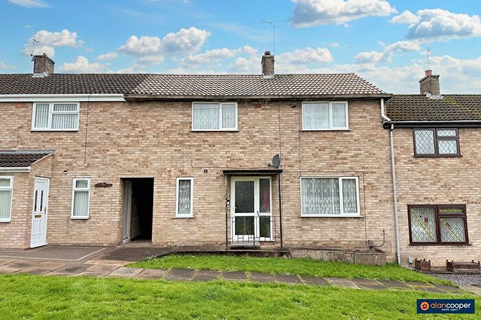 3 Bedroom Terraced House For Sale In Vale View, Stockingford, Nuneaton, CV10