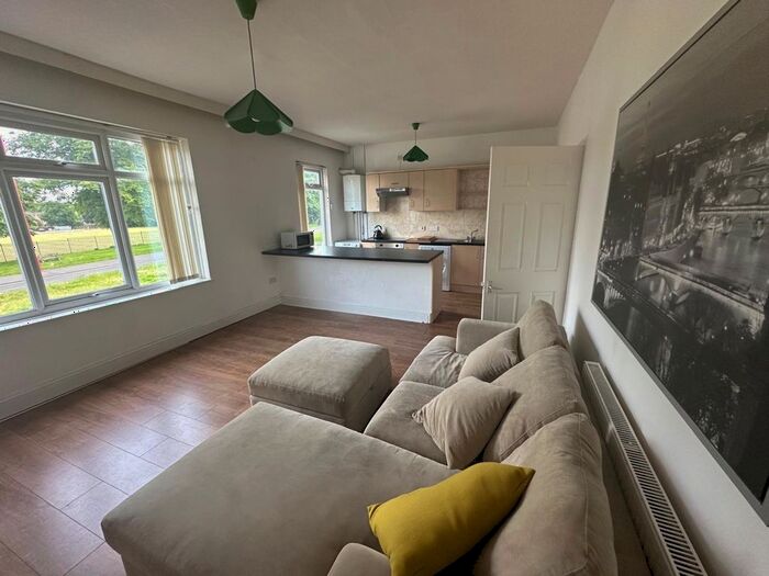 2 Bedroom Flat To Rent In A Bristol Road South, Northfield, Birmingham, B31