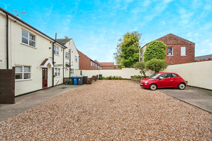 3 Bedroom Cottage For Sale In Church Street, Bawtry, Doncaster, DN10