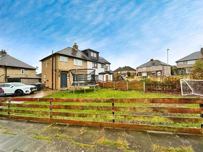 3 Bedroom Semi Detached House For Sale In Langdale Avenue, Bradford, BD8
