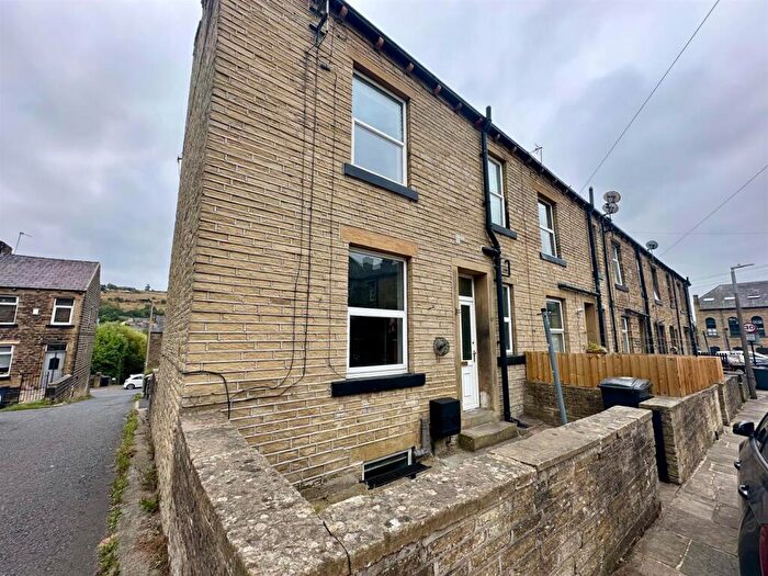 House For Sale In Doncaster Street, Halifax, HX3