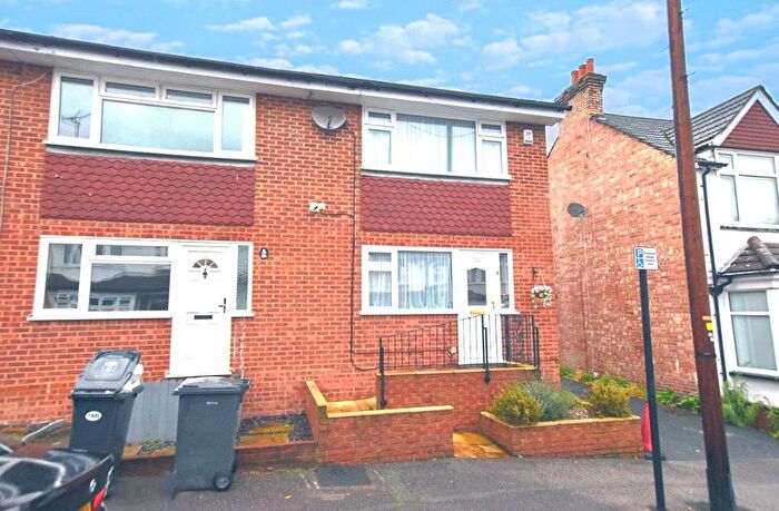 3 Bedroom End Of Terrace House To Rent In Hillside Avenue, Purley, CR8