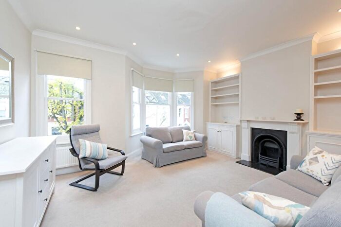 3 Bedroom Apartment To Rent In Keildon Road, SW11