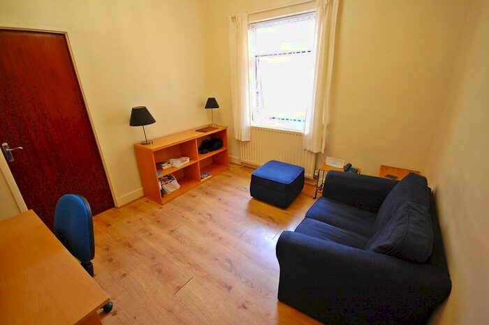 1 Bedroom Apartment To Rent In Young Street, Gilesgate, Durham, County Durham, DH1