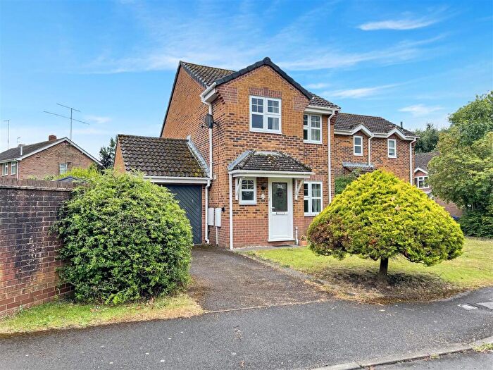 3 Bedroom Semi-Detached House To Rent In Elmfield Close, Woodfalls, Salisbury, SP5