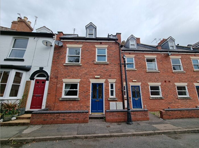 6 Bedroom Town House To Rent In Gordon Street, Leamington Spa, CV31