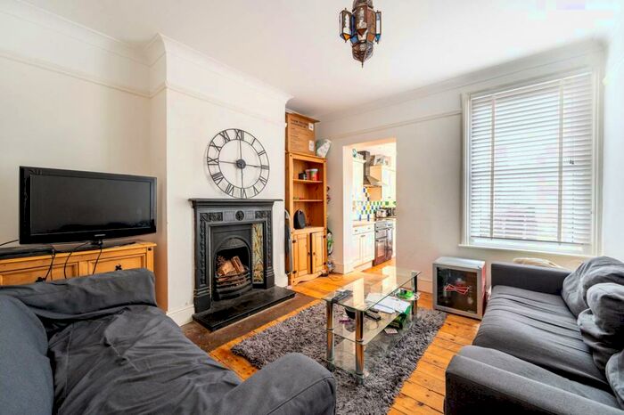 4 Bedroom Semi-Detached House To Rent In Acacia Road, Guildford, , Guildford, GU1