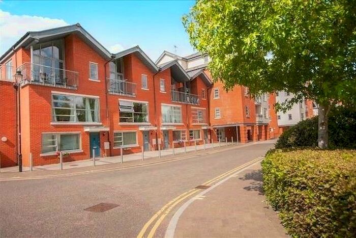 3 Bedroom Flat To Rent In Rotary Way, Colchester, CO3