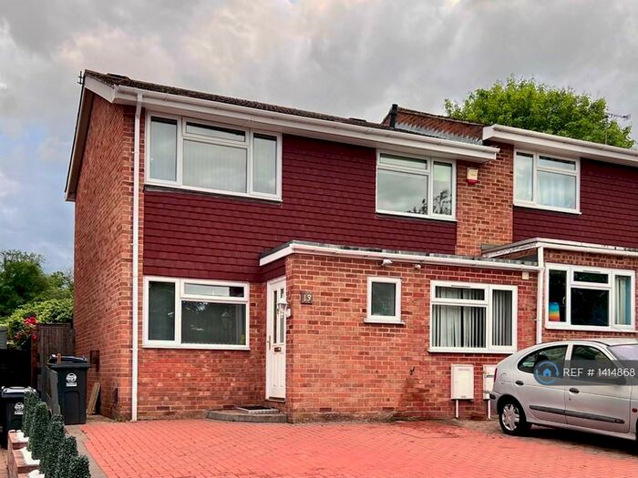 4 Bedroom Semi-Detached House To Rent In Trapstyle Road, Ware, SG12