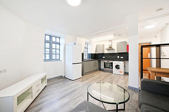 2 Bedroom Flat To Rent In Flat Phoenix Court, Rockingham Street, Sheffield, S1