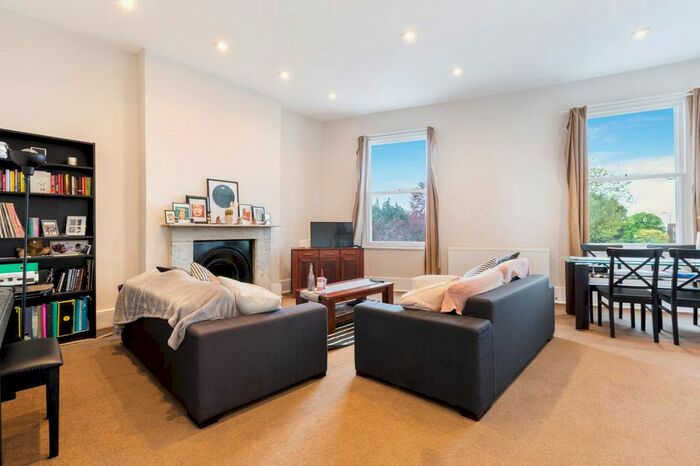 3 Bedroom Flat To Rent In High Street, Wimbledon, SW19