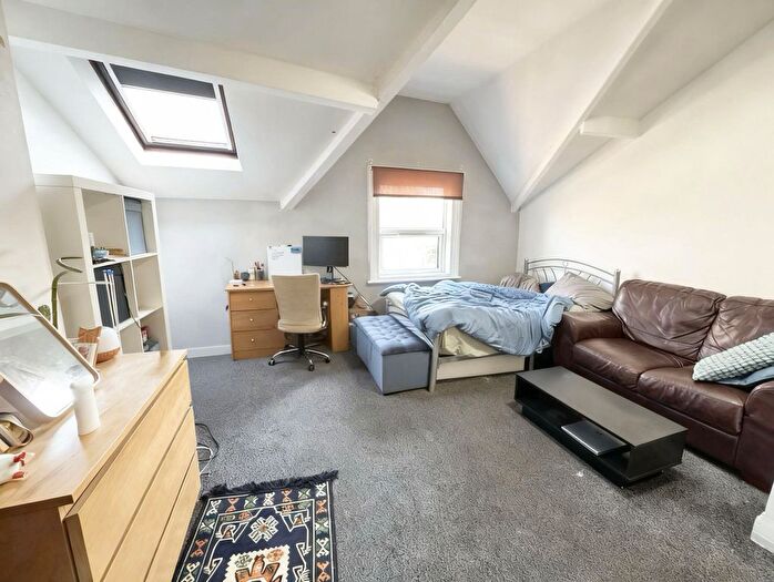 1 Bedroom Flat To Rent In Hyde Park Road, Leeds, LS6