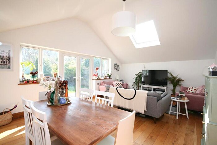 3 Bedroom Detached Bungalow For Sale In Central Avenue, Peacehaven, BN10