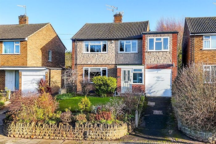 5 Bedroom Detached House For Sale In Walsingham Road, Woodthorpe, Nottinghamshire, NG5