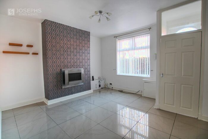 2 Bedroom Terraced House To Rent In Plodder Lane, Bolton, BL4