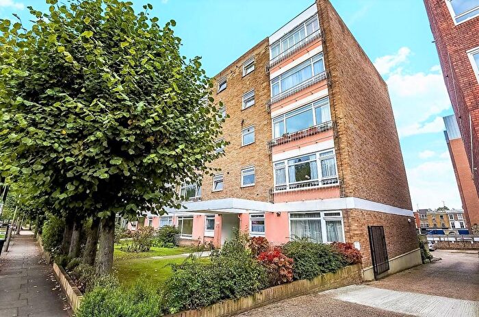 2 Bedroom Flat To Rent In St Johns Avenue, Putney, SW15