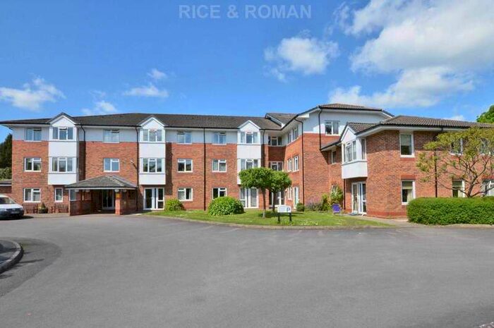 2 Bedroom Retirement Property To Rent In Cedar Court, Addlestone, KT15