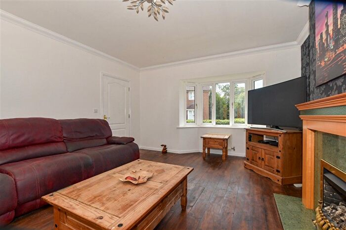6 Bedroom Detached House For Sale In Barley Way, Ashford, Kent, TN23