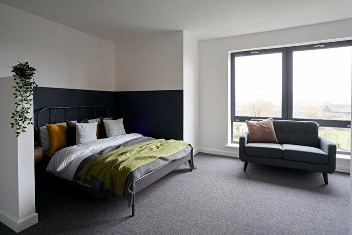 3 Bedroom Semi-Detached House To Rent In Blackswarth Road, Bristol, BS5