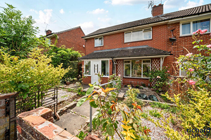 3 Bedroom End Of Terrace House For Sale In Imber Walk, SN2