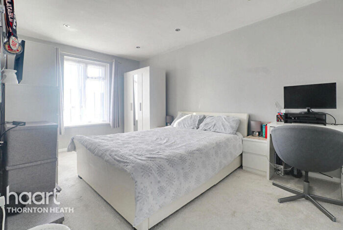 2 Bedroom Flat For Sale In Livingstone Road, Thornton Heath, CR7