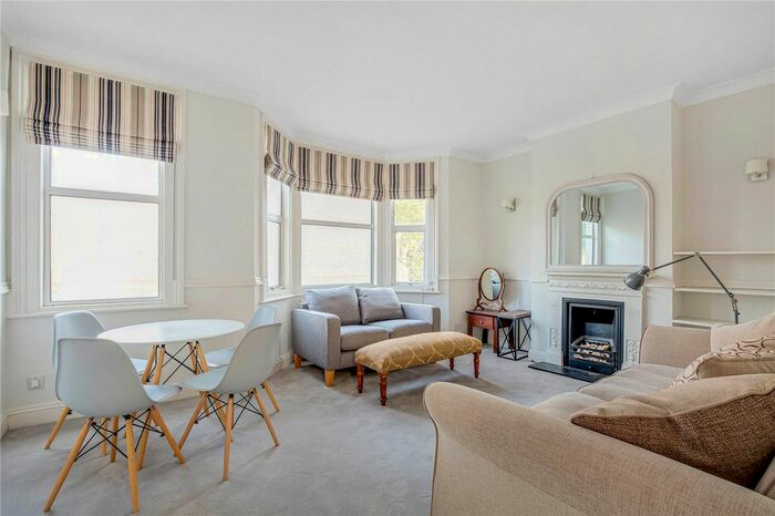 3 Bedroom Flat To Rent In Woodlawn Road, Bishops Park, SW6