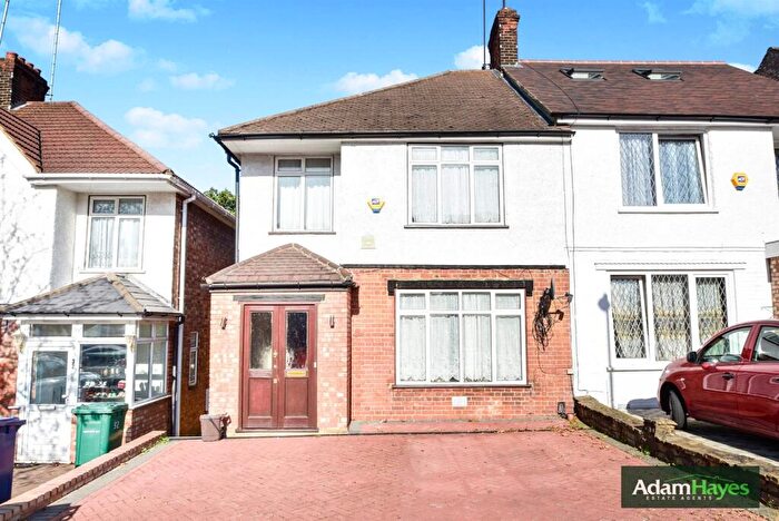 3 Bedroom Semi-Detached House To Rent In Nethercourt Avenue, West Finchley, N3