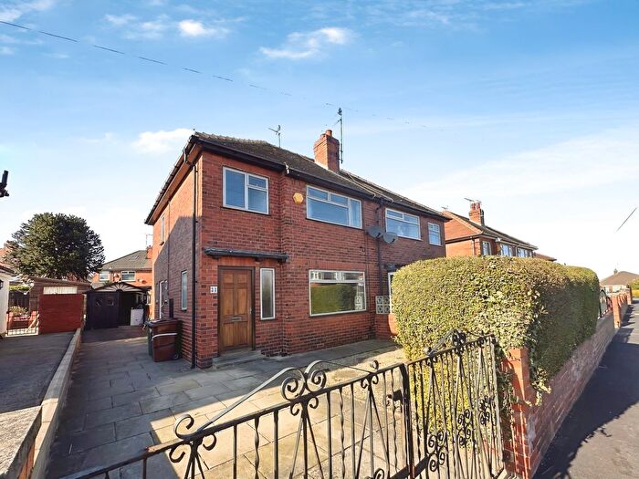 3 Bedroom Semi Detached House For Sale In Orion View, Leeds, LS10