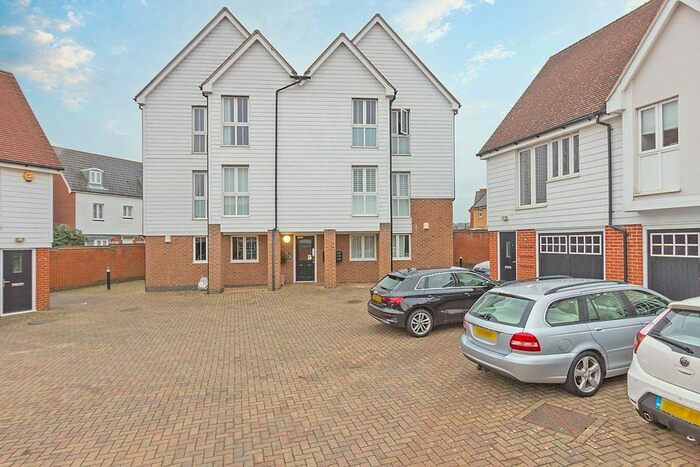 2 Bedroom Flat To Rent In Bluebell Drive, Sittingbourne, Kent ME10