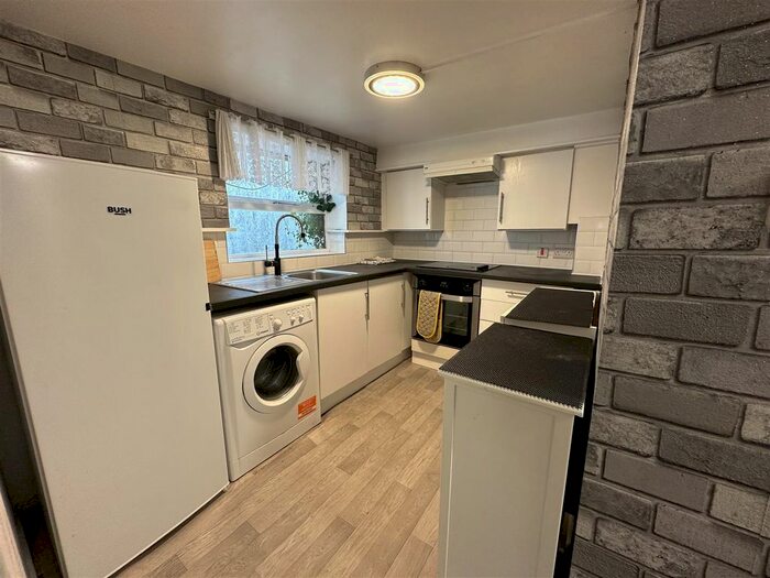 1 Bedroom Flat To Rent In Fore Street, Brixham, TQ5