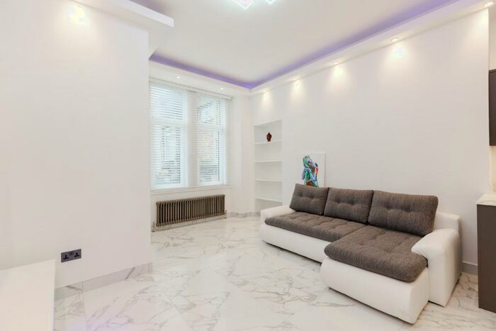 1 Bedroom Flat To Rent In Broughton Road, New Town, Edinburgh, EH7