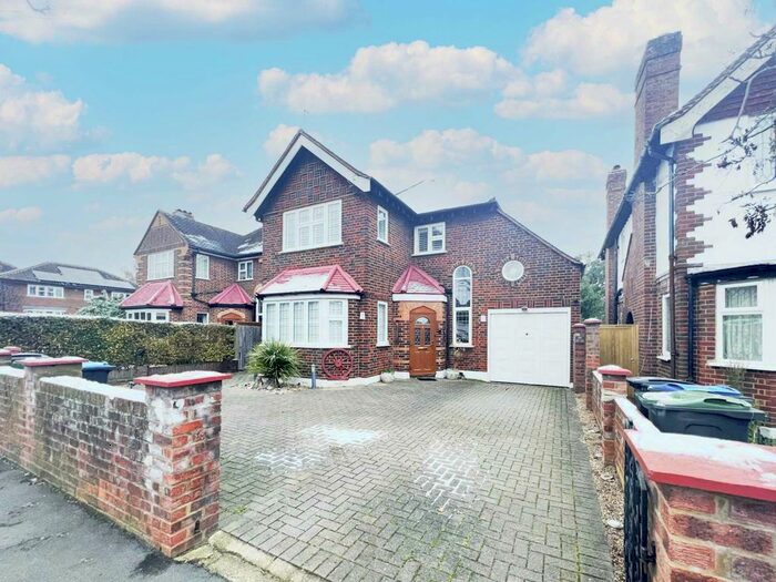 4 Bedroom Detached House To Rent In High Drive, New Malden, KT3