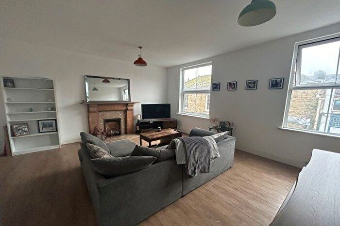 1 Bedroom Flat To Rent In Little Castle Street, Truro, TR1