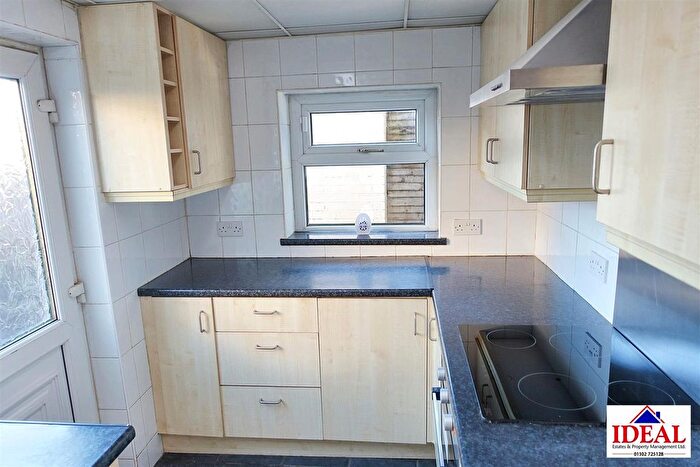 3 Bedroom Terraced House For Sale In Low Lands Walk, Askern, Doncaster, DN6