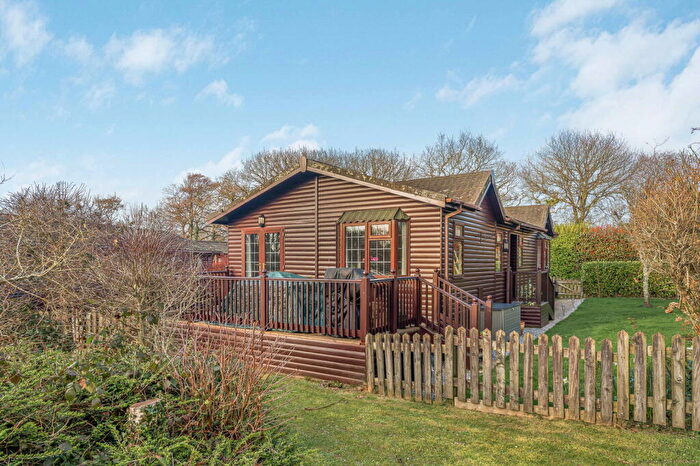 2 Bedroom Lodge For Sale In The Thatches, Modbury, PL21