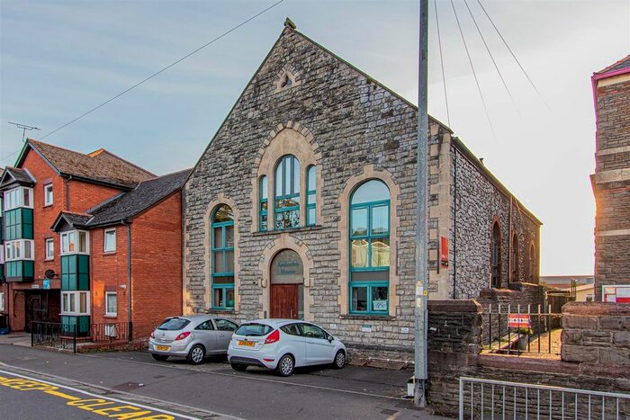 2 Bedroom Flat To Rent In Amberley House, Canton, CF11
