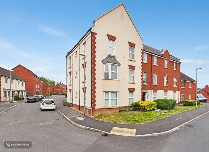 2 Bedroom Flat For Sale In Campion Way, Bridgwater, TA5