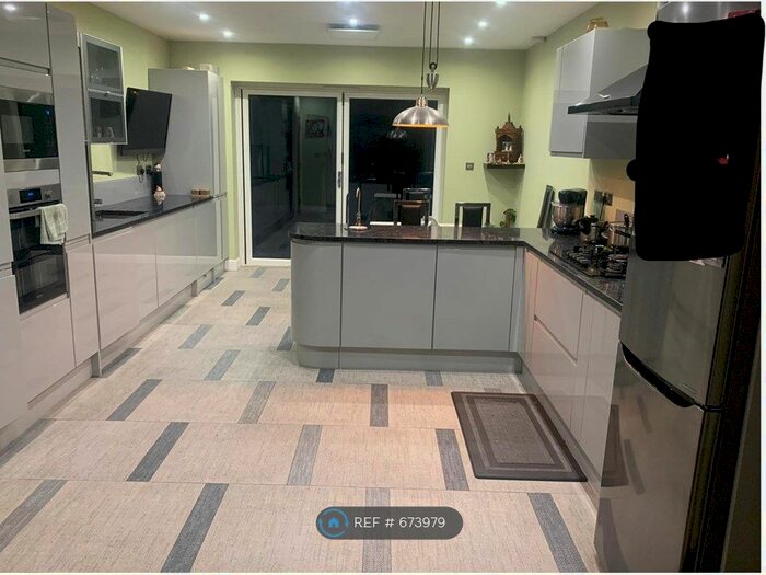 4 Bedroom Semi-Detached House To Rent In Oakdene Drive, Surbiton, KT5