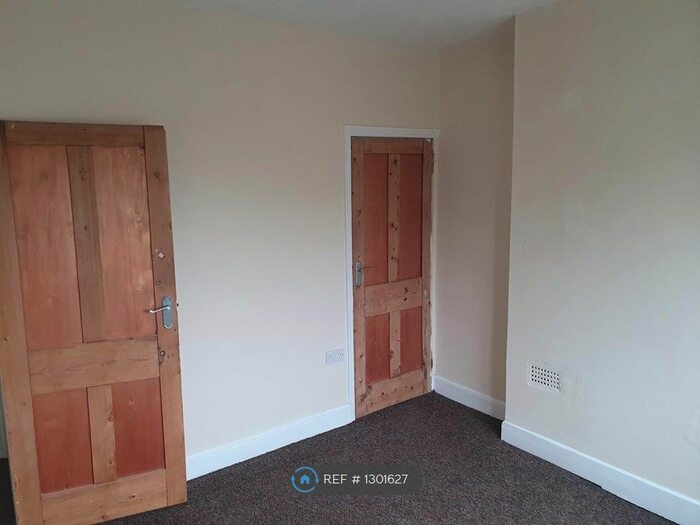 2 Bedroom End Of Terrace House To Rent In Oak Street, Burton-On-Trent DE14