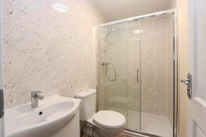 Property To Rent In St. Edmunds Close, Erith, DA18