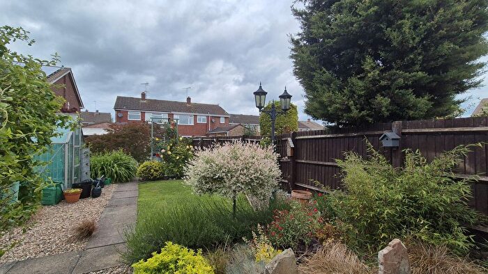 3 Bedroom Semi-Detached House For Sale In Lakin Drive, Bishops Itchington, CV47