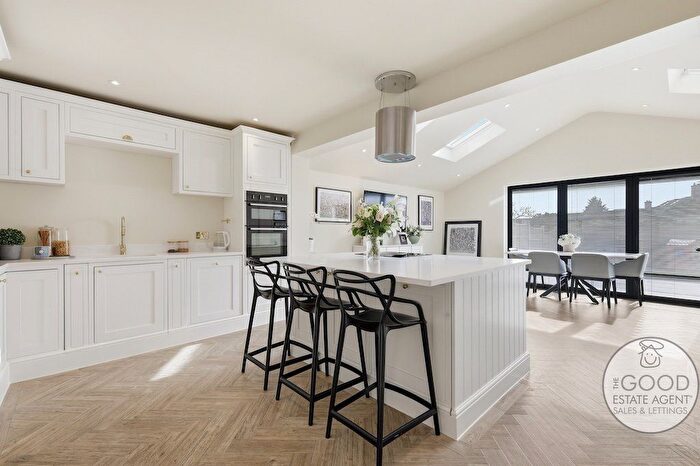 3 Bedroom Property For Sale In Grosvenor Drive, Loughton, IG10