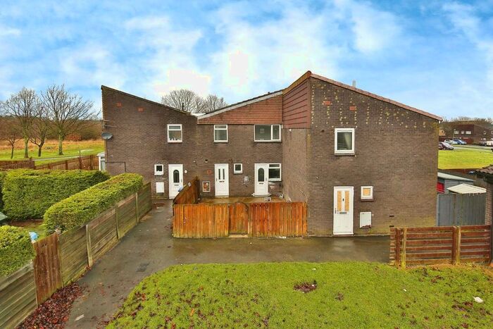 3 Bedroom Property To Rent In Bakewell Place, Newton Aycliffe, DL5