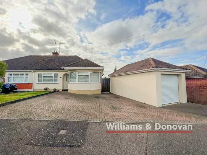 2 Bedroom Semi-Detached Bungalow To Rent In Willow Walk, Hockley, SS5